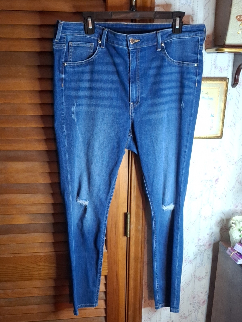 H & M High-Rise Stretch Skinny Jeans 16 Preloved Rip Blue